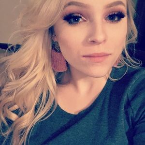 Meet your Posher, Natasha